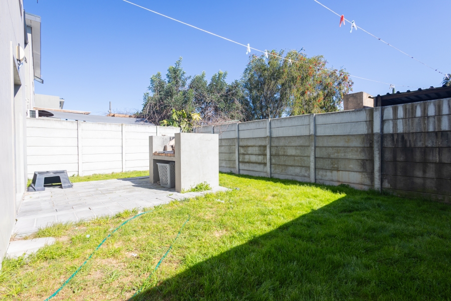 To Let 3 Bedroom Property for Rent in Windsor Park Estate Western Cape